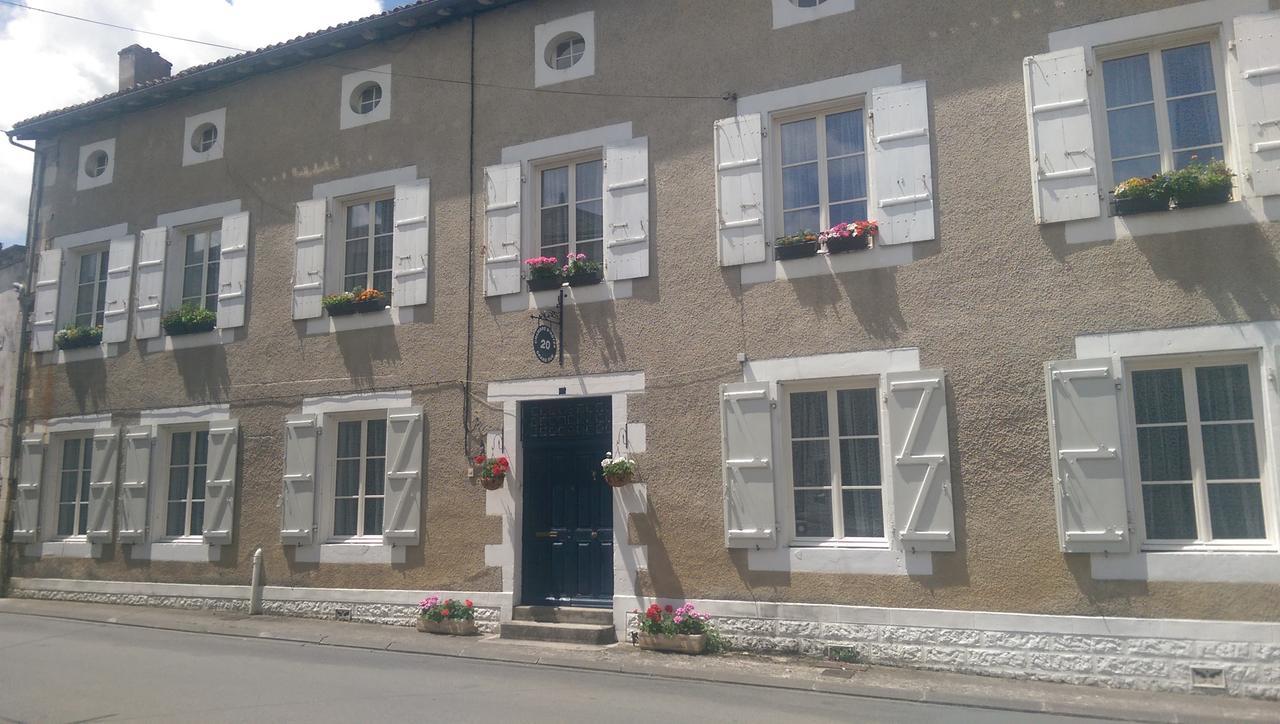 Vingt Grand Rue Bed & Breakfast Champagne-Mouton Ngoại thất bức ảnh